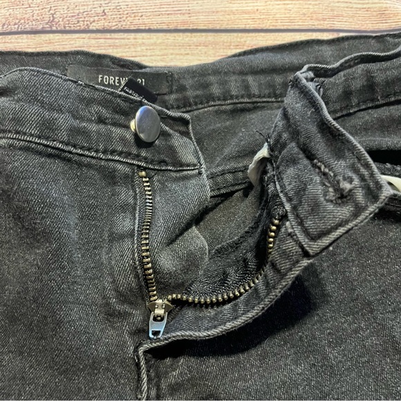 Black Forever 21 Cut Off Jean Shorts, Size 28 Waist - Picture 4 of 5